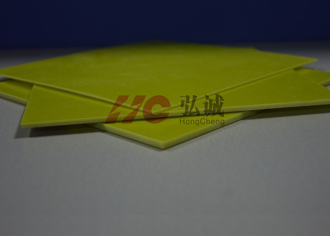 Force mécanique stable de la fibre de verre GPO3 de feuille électrique jaune d'isolation